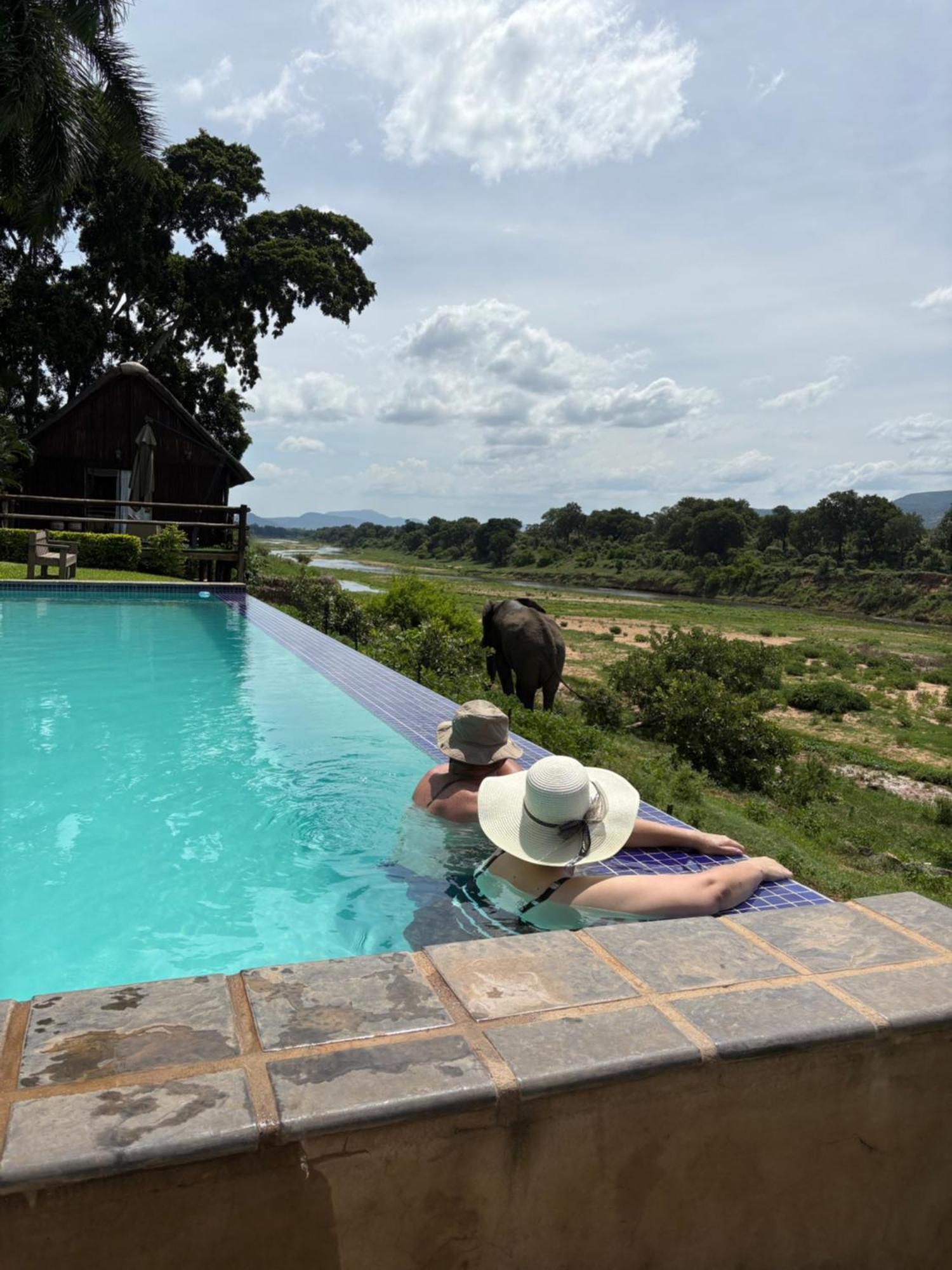 Rio Vista Lodge マレラネ エクステリア 写真